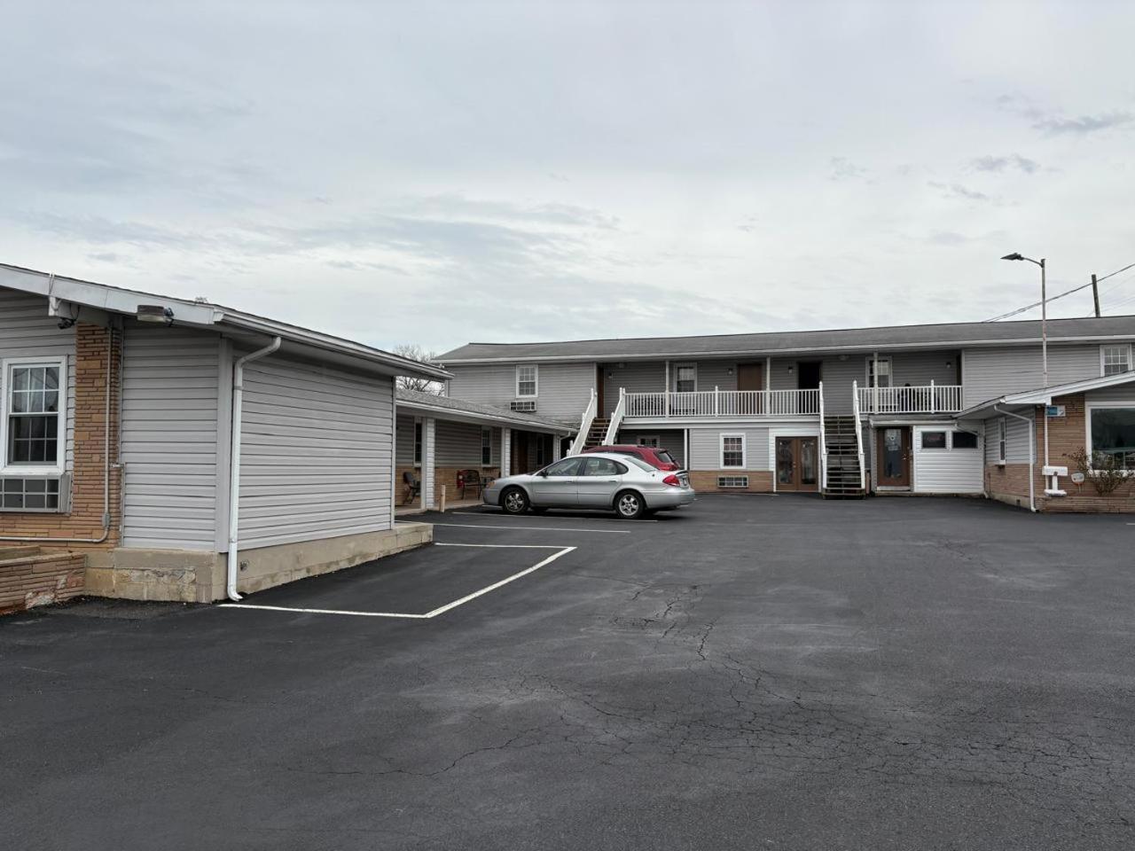 Dutch Motel By Oyo Near Hershey Park Palmyra Exterior photo